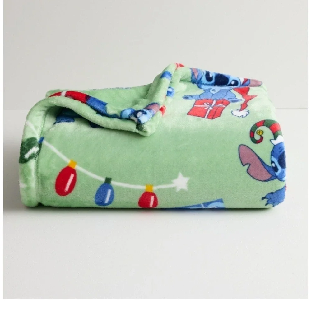 The Big One Disney‎ Lilo & Stitch Christmas Plush Fleece Throw Blanket 5' x 6'
